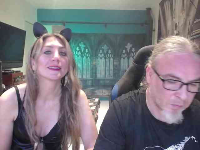 GiselleandJay webcam