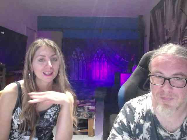 GiselleandJay webcam