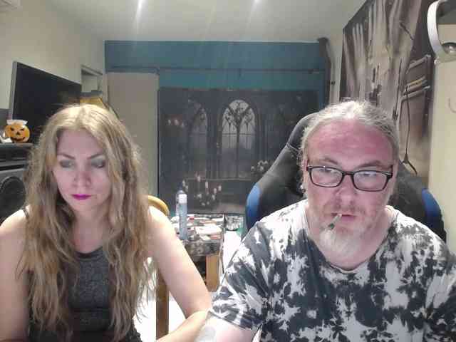 GiselleandJay webcam