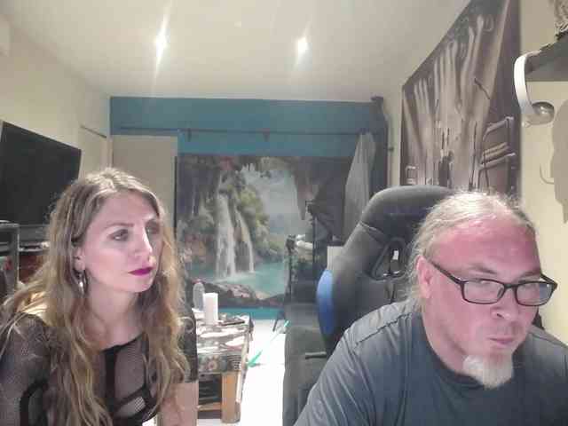 GiselleandJay webcam
