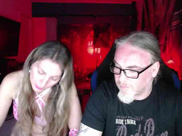 GiselleandJay webcam