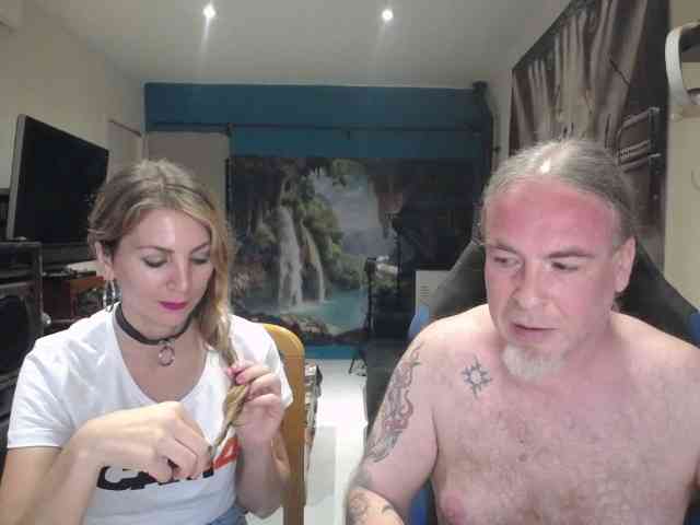 GiselleandJay webcam