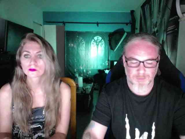 GiselleandJay webcam