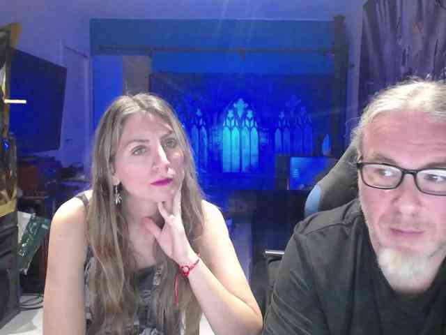 GiselleandJay webcam