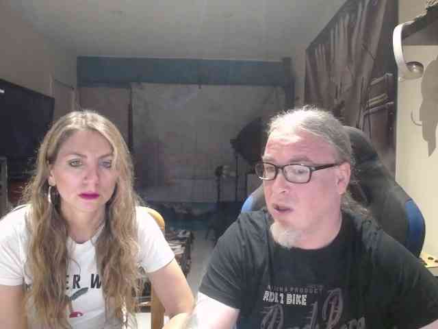 GiselleandJay webcam