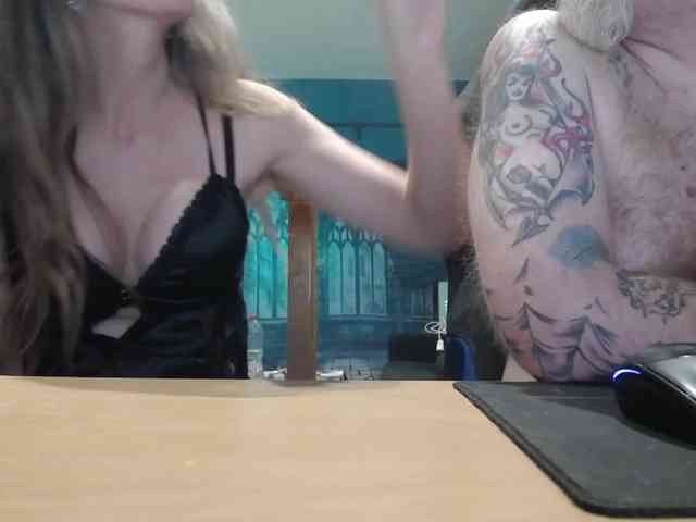 GiselleandJay webcam