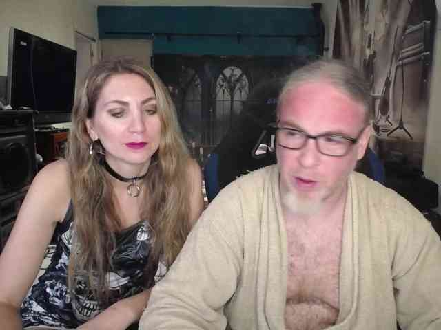GiselleandJay webcam
