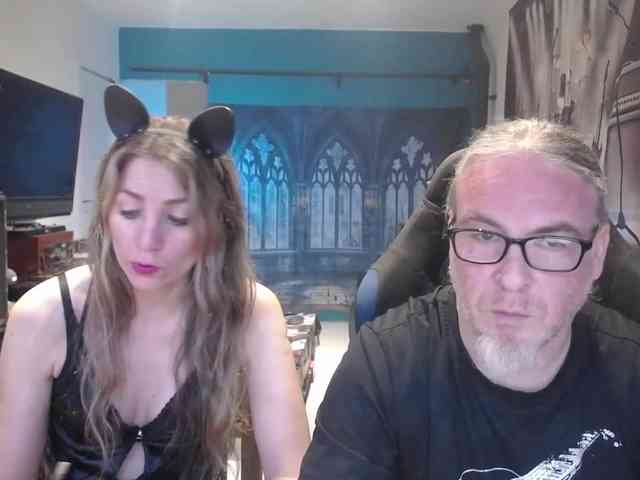 GiselleandJay webcam