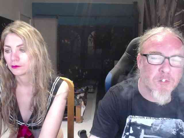 GiselleandJay webcam