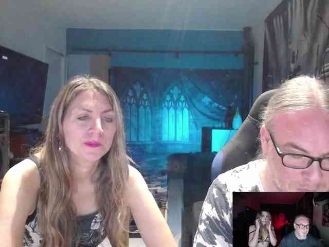 GiselleandJay webcam