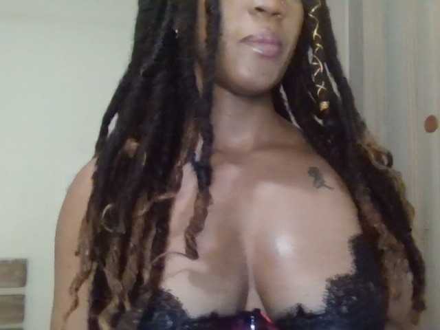 Saharangoddess webcam bongacams model stream image