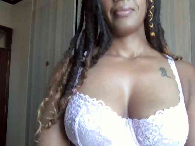 Saharangoddess webcam