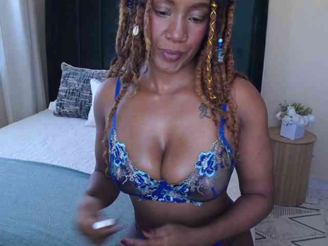 Saharangoddess webcam