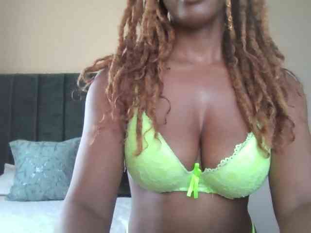 Saharangoddess webcam