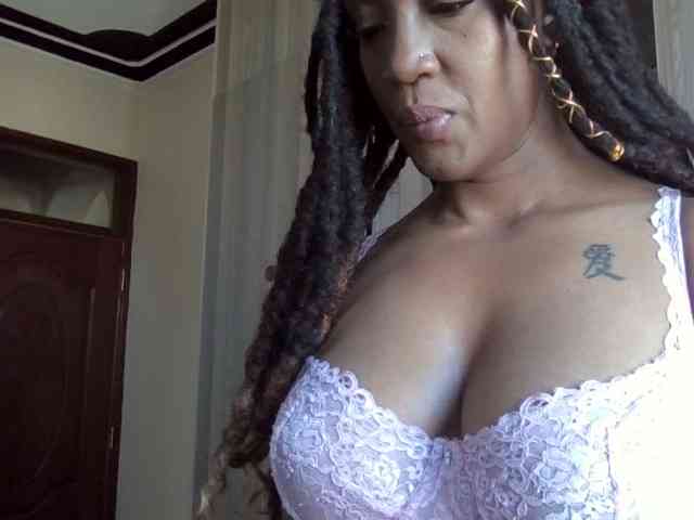 Saharangoddess webcam