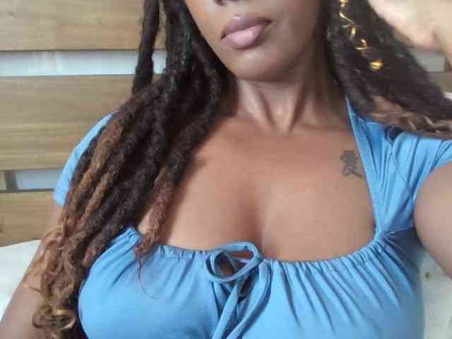 Saharangoddess webcam