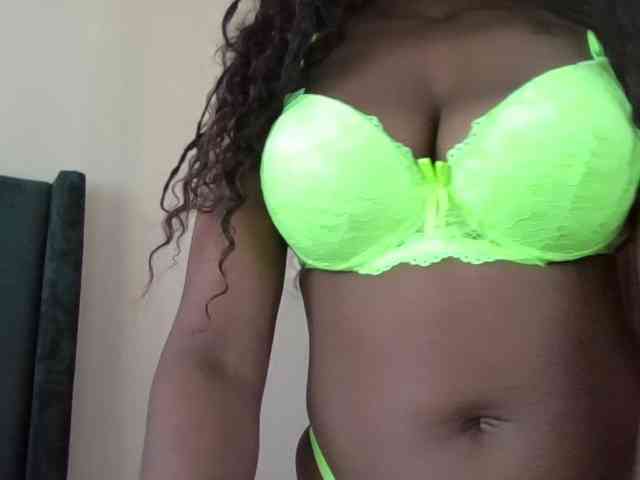 Saharangoddess webcam