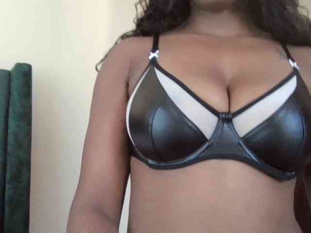 Saharangoddess webcam