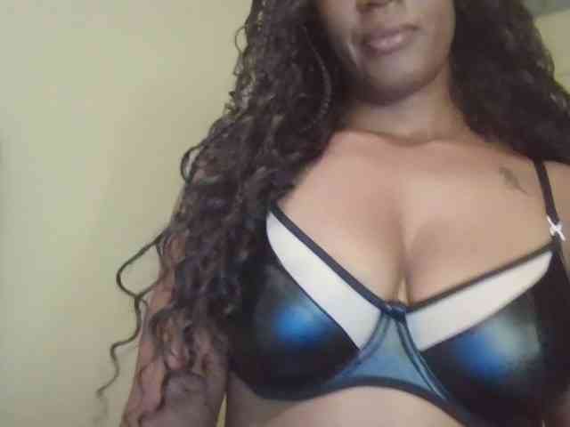 Saharangoddess webcam