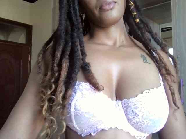 Saharangoddess webcam