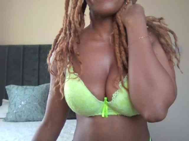 Saharangoddess webcam