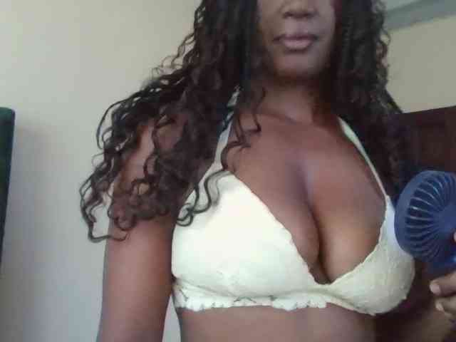 Saharangoddess webcam