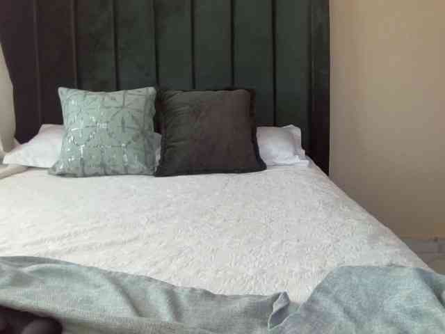 Saharangoddess webcam