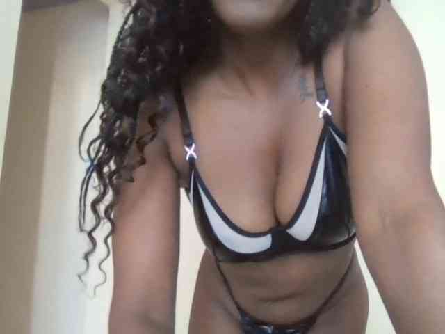 Saharangoddess webcam