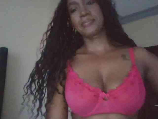 Saharangoddess webcam