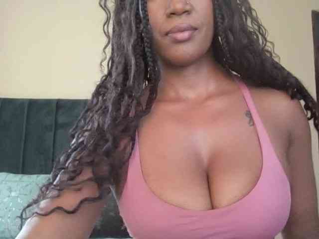 Saharangoddess webcam