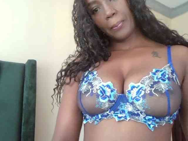 Saharangoddess webcam