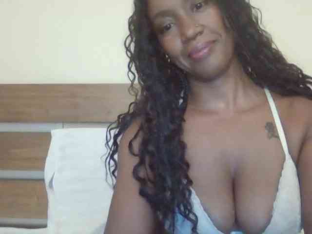 Saharangoddess webcam