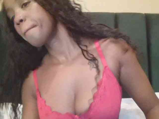 Saharangoddess webcam