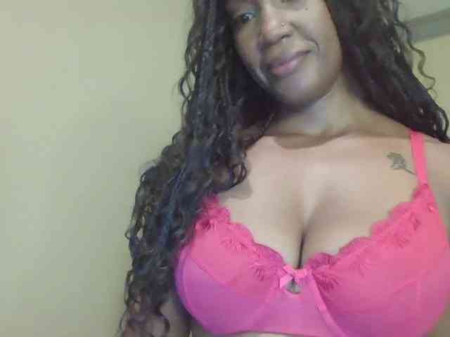 Saharangoddess webcam