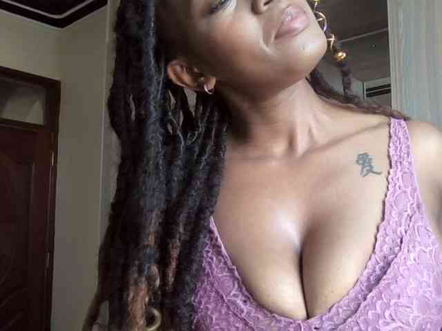 Saharangoddess webcam