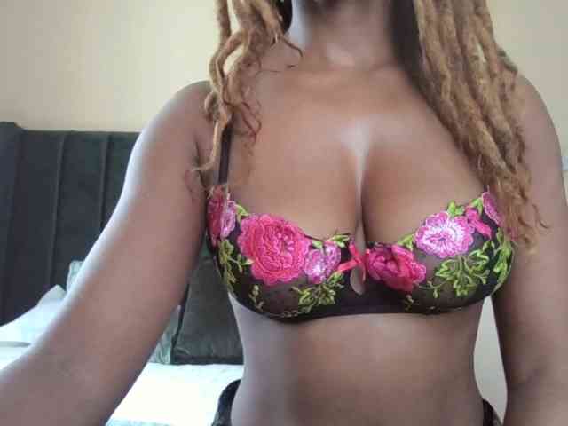 Saharangoddess webcam