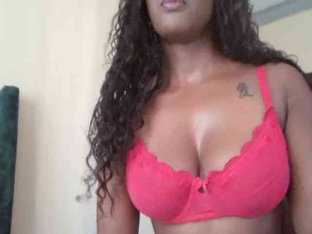 Saharangoddess webcam