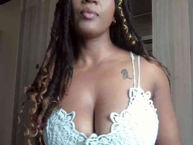 Saharangoddess webcam