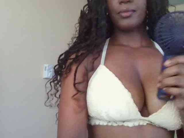 Saharangoddess webcam