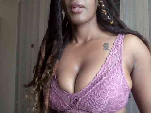 Saharangoddess webcam