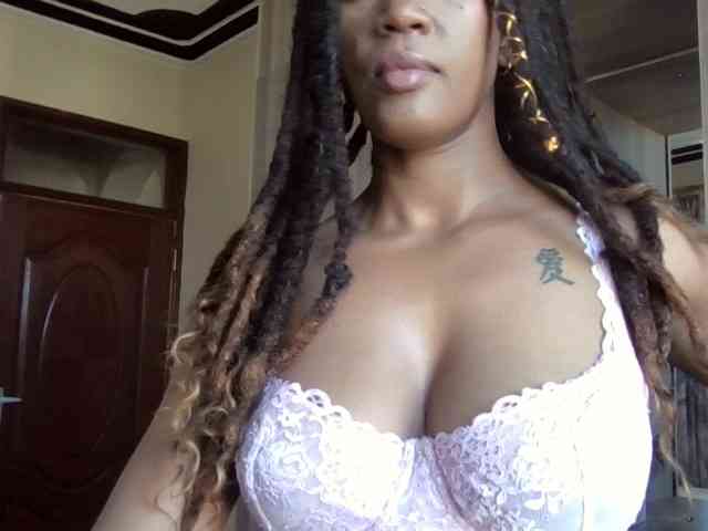 Saharangoddess webcam