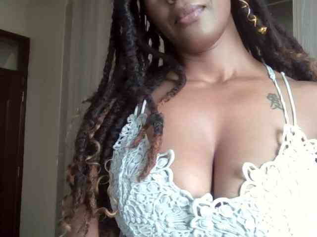 Saharangoddess webcam