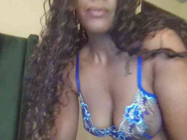 Saharangoddess webcam