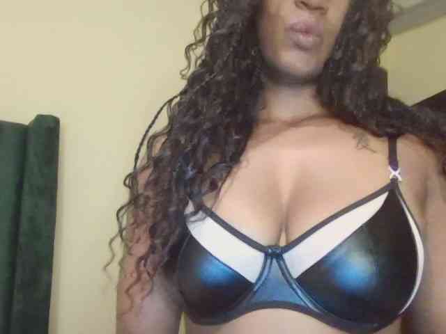 Saharangoddess webcam