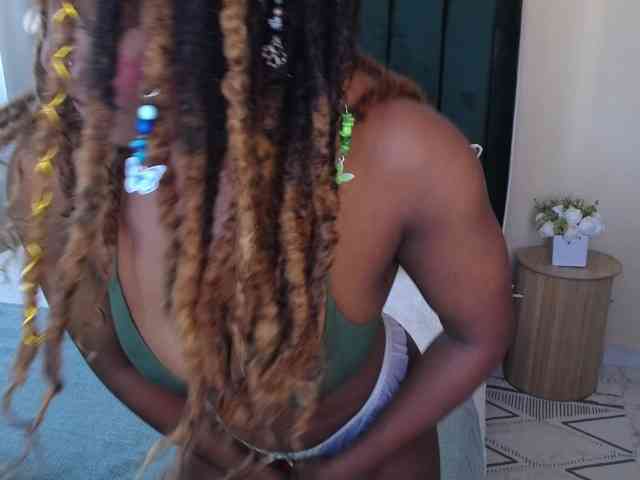 Saharangoddess webcam