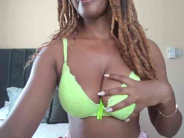 Saharangoddess webcam