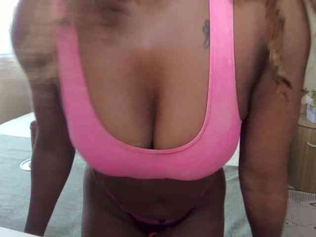 Saharangoddess webcam