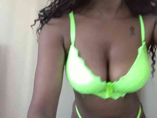 Saharangoddess webcam