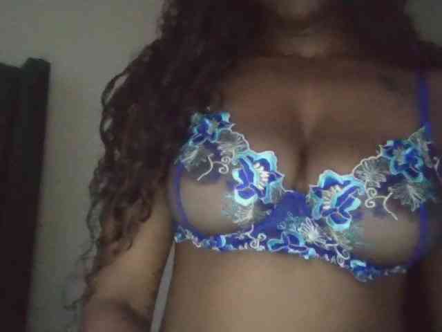 Saharangoddess webcam