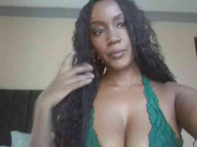 Saharangoddess webcam